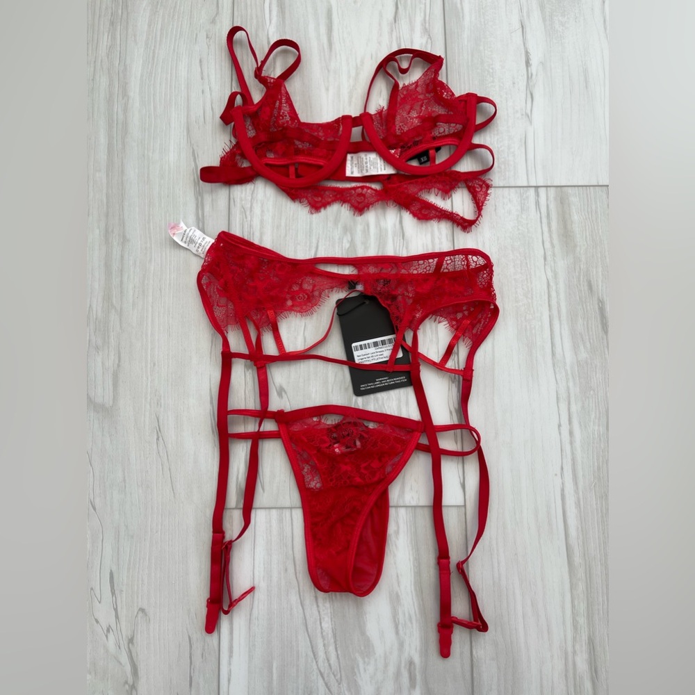 PRETTYLITTLETHING Red Eyelash Lace Strappy 3 Piece Lingerie Set XS